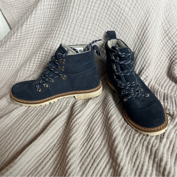 Suede lace-up booties - Picture 3 of 6